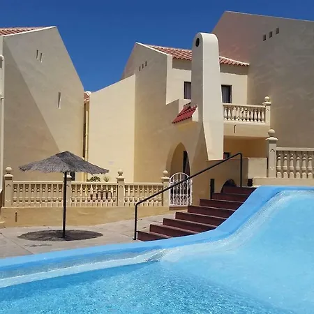 Villa Family Poolside South Facing *